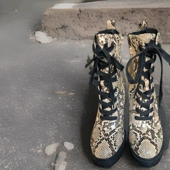 Steve Madden Latch Lace Up Snake Print Boots Chunky Block Heel Size Women's 8 - Picture 3 of 8